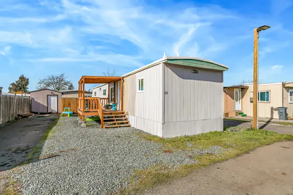 2700 Falcon Street #SPC 33, White City, OR 97503