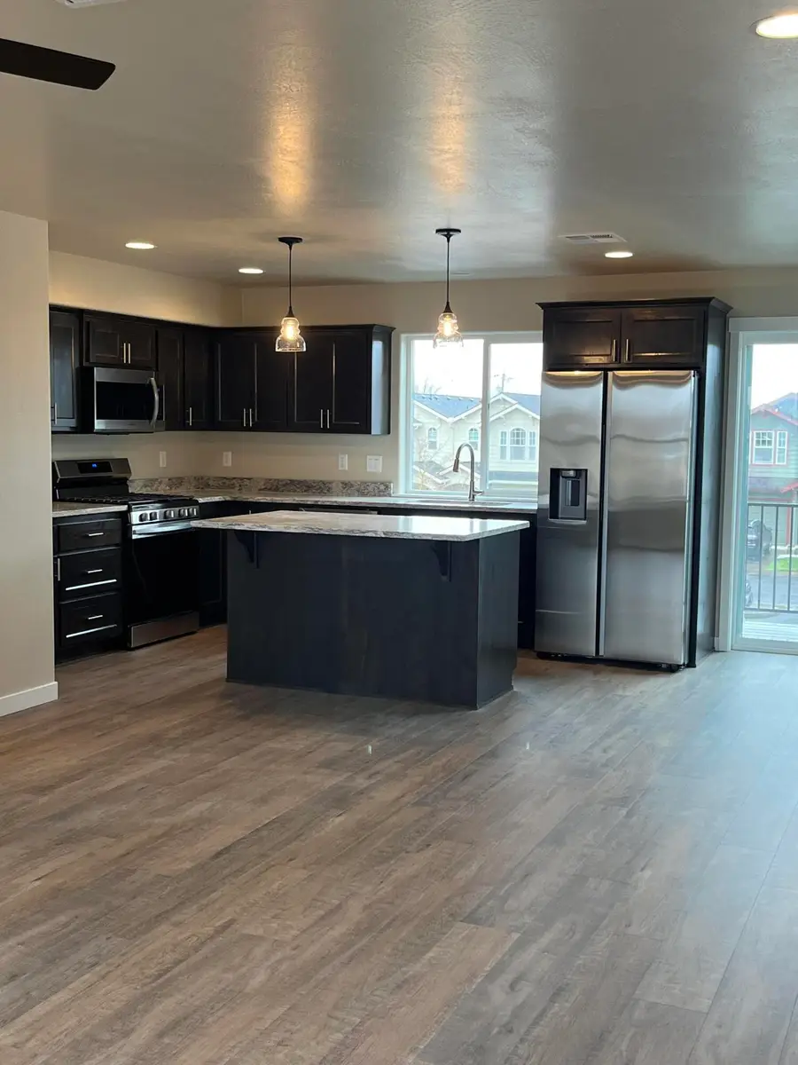 7859 28th Street, White City, OR 97503 - #2