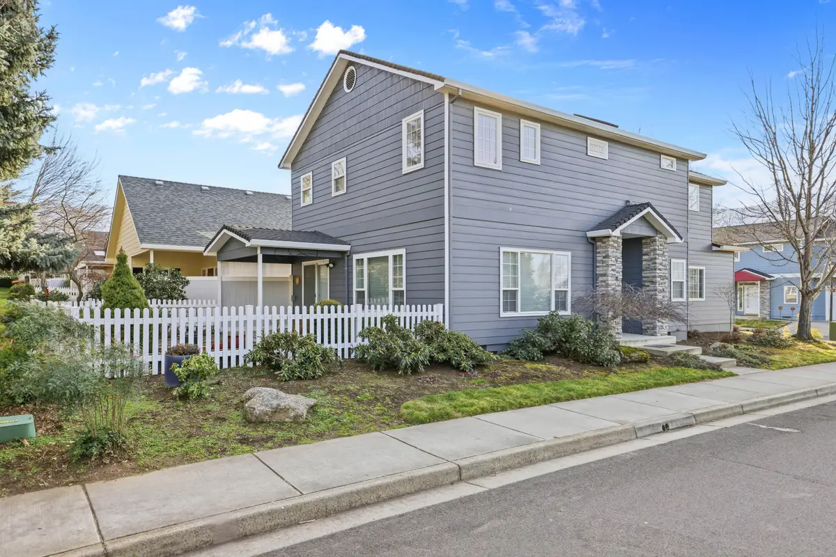 369 Meadow Drive, Ashland, OR 97520 - #1