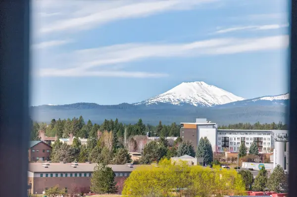 291 SW Bluff Drive #UNIT 320, Bend, OR 97702