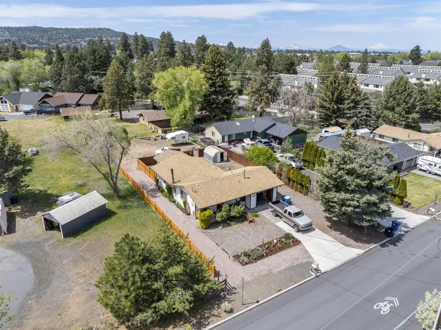 2667 NE Jones Road, Bend, OR 97701 - #3
