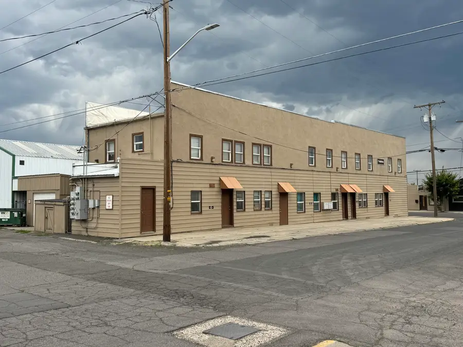 2105 Holly Avenue, Klamath Falls, OR 97601 - #2