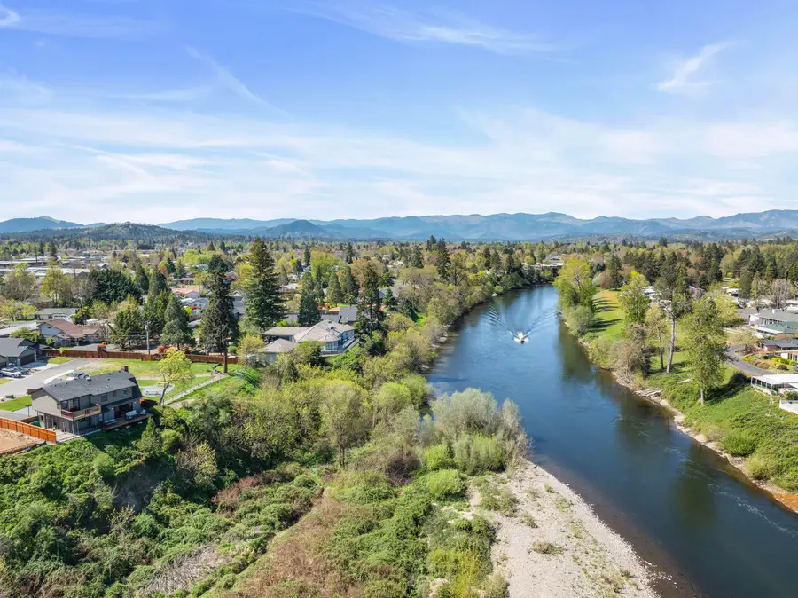 1030 SW River Mist Lane, Grants Pass, OR 97527 - #2