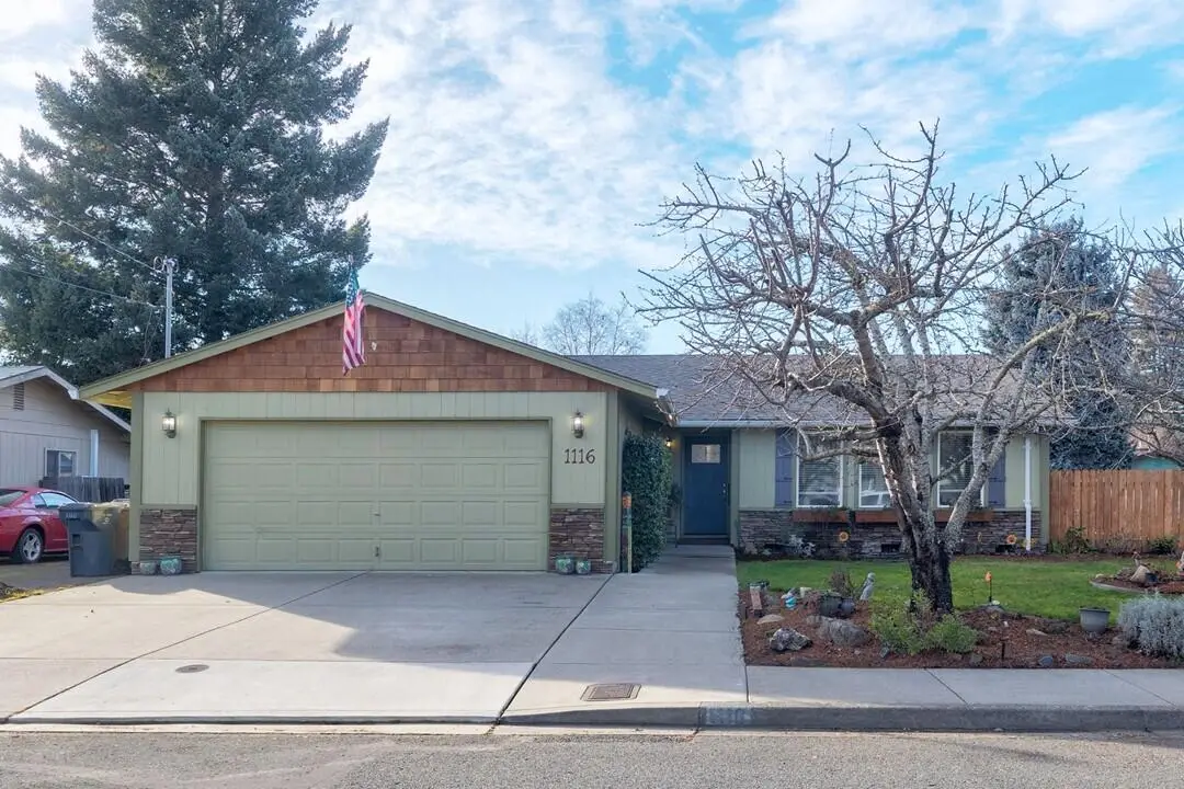 1116 SW Spruce Street, Grants Pass, OR 97526 - #1