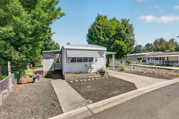 3431 S Pacific Highway #SPC 38, Medford, OR 97501