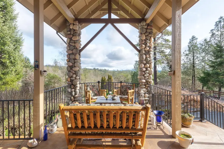 521 Seclusion Loop, Grants Pass, OR 97526 - #3