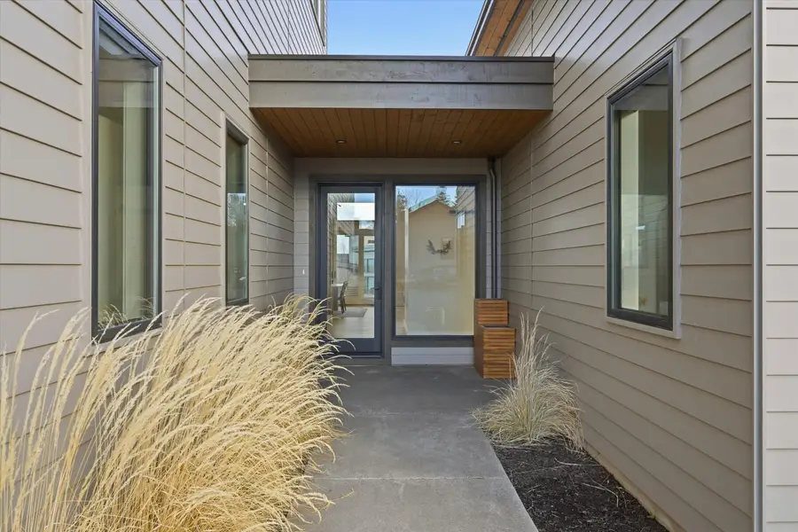 19170 Gateway Loop, Bend, OR 97702 - #3
