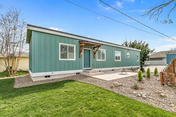 2625 Redwood Avenue, Grants Pass, OR 97527