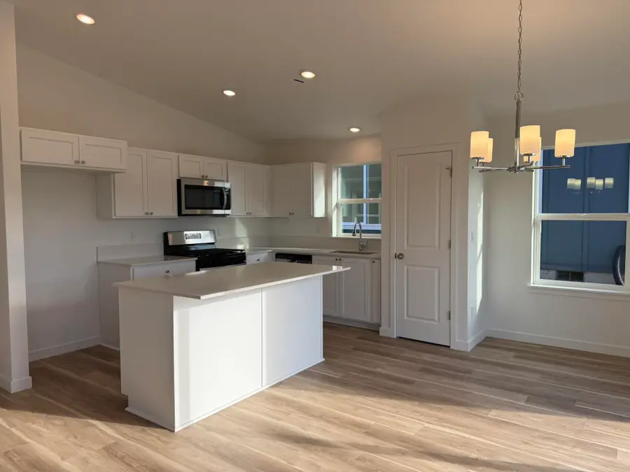 588 NE Mitchell Street #170, Madras, OR 97741 - #3