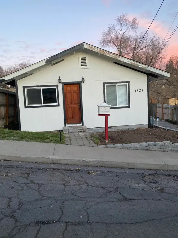 1527 Wilford Avenue, Klamath Falls, OR 97601