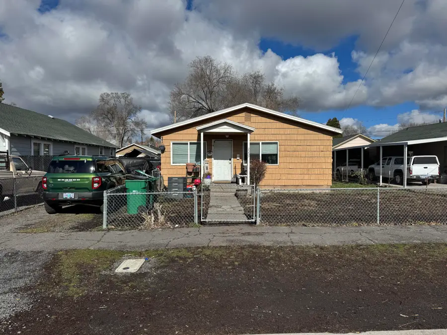 2237 Wantland Avenue, Klamath Falls, OR 97601 - #2
