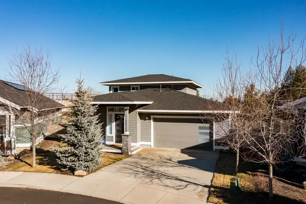 61089 SE Echo Lake Court, Bend, OR 97702