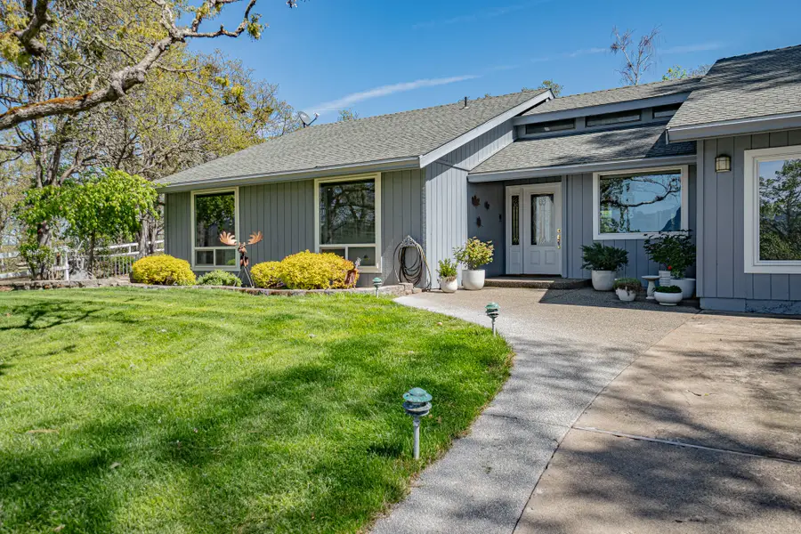 13290 Table Rock Road, Central Point, OR 97502 - #2