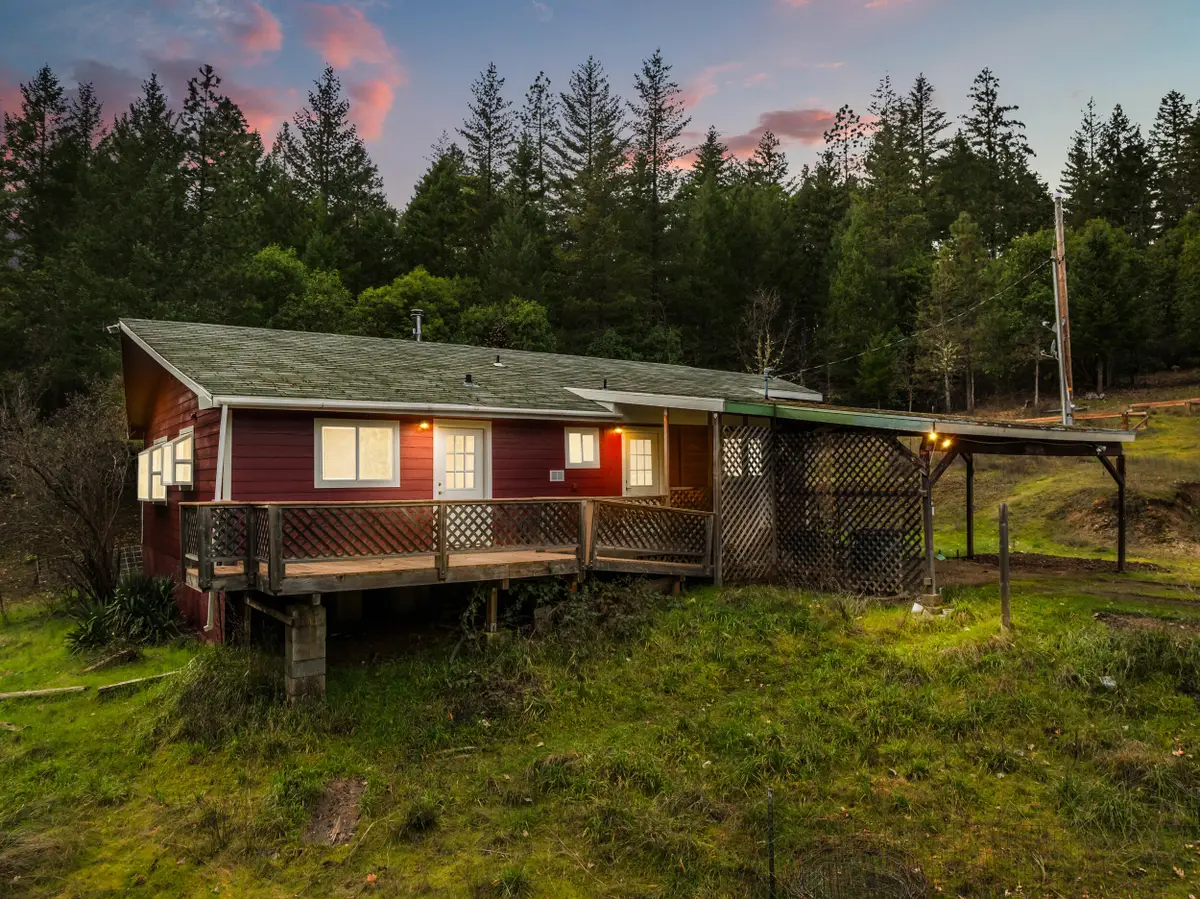 1698 Davis Creek, Selma, OR 97538 - #1