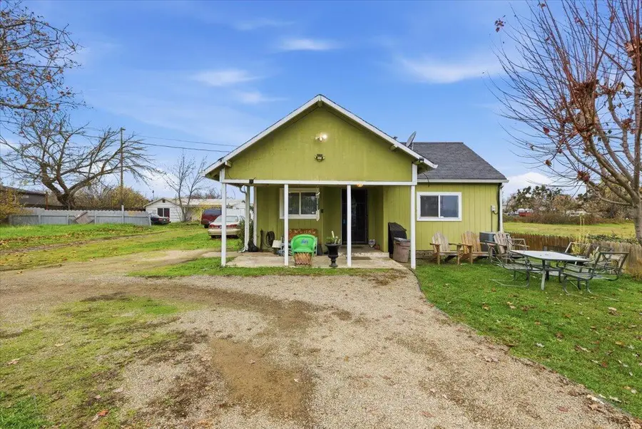 1129 Pinecroft Avenue, Medford, OR 97501 - #3