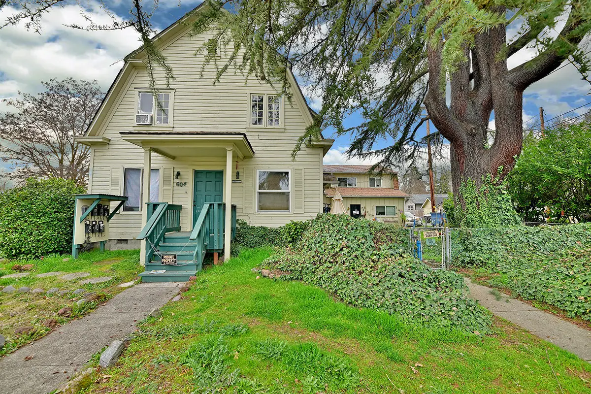 604 NW 4th Street, Grants Pass, OR 97526 - #1