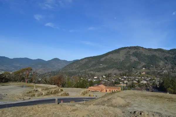 2015 SE Wyndham Way, Grants Pass, OR 97527
