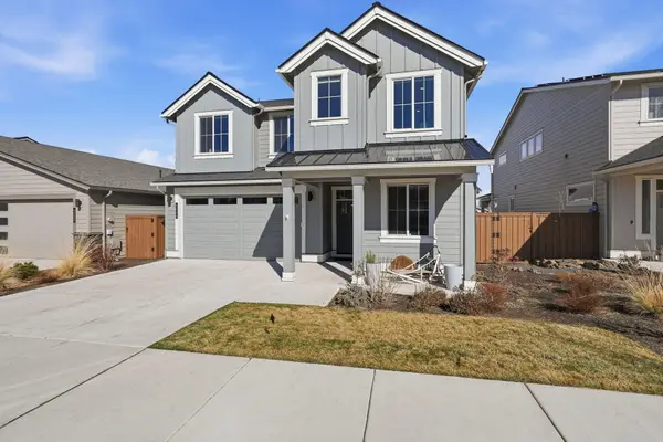 3026 NE Red Jasper Place, Bend, OR 97701
