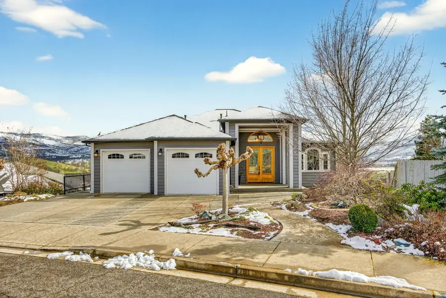 817 Amerman Drive, Phoenix, OR 97535 - #3