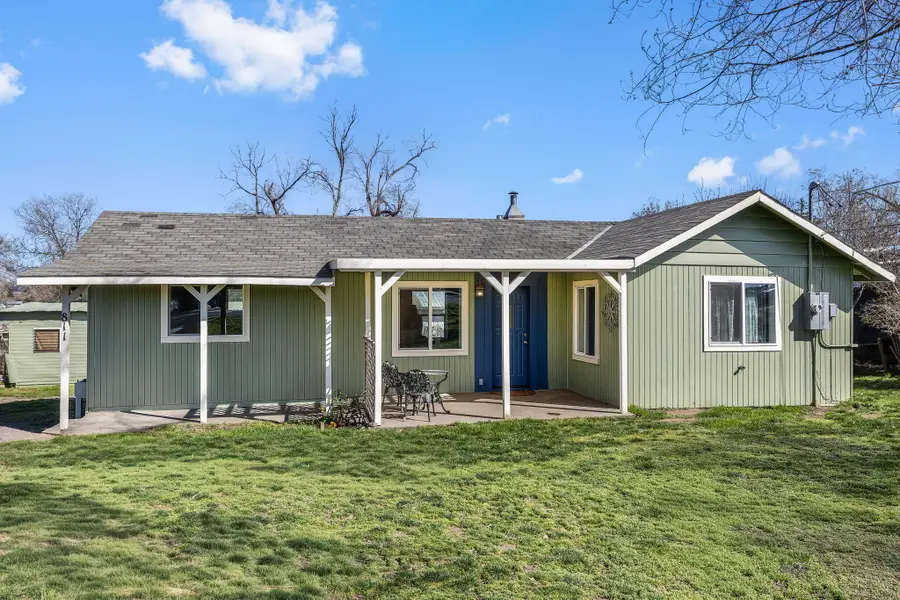 811 SW Madison Street, Madras, OR 97741 - #3