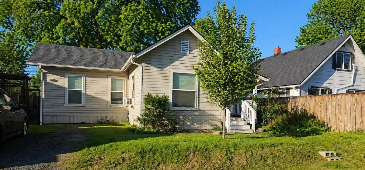 704 SW K Street, Grants Pass, OR 97526 - #1