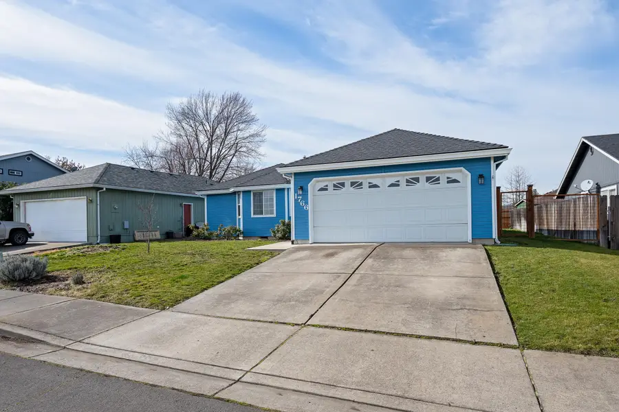 1766 S Holly Street, Medford, OR 97501 - #2