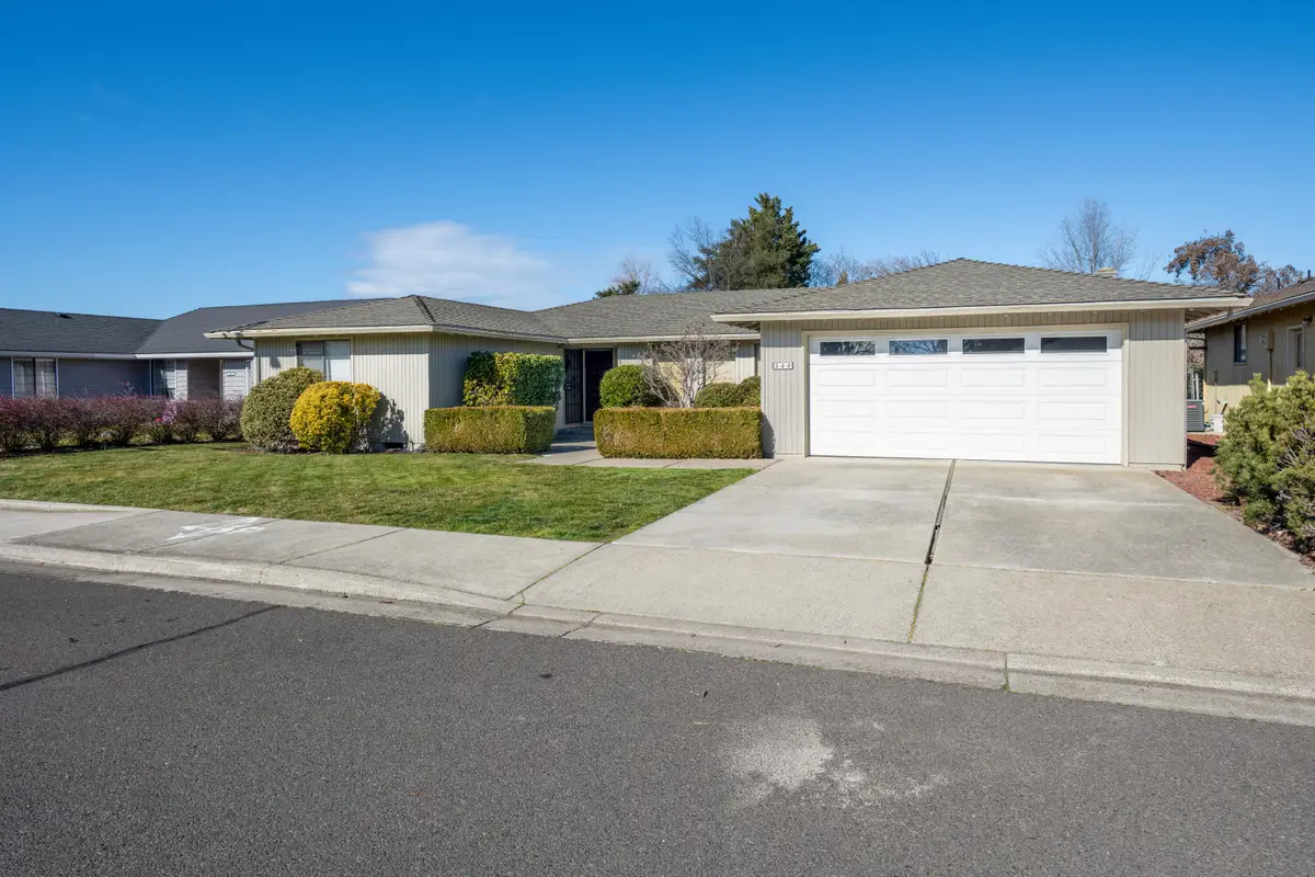 540 Golf View Drive, Medford, OR 97504 - #1
