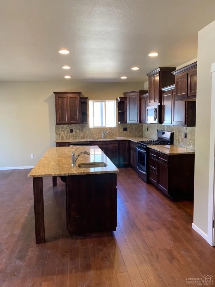 653 Liberty Drive, Metolius, OR 97741 - #2
