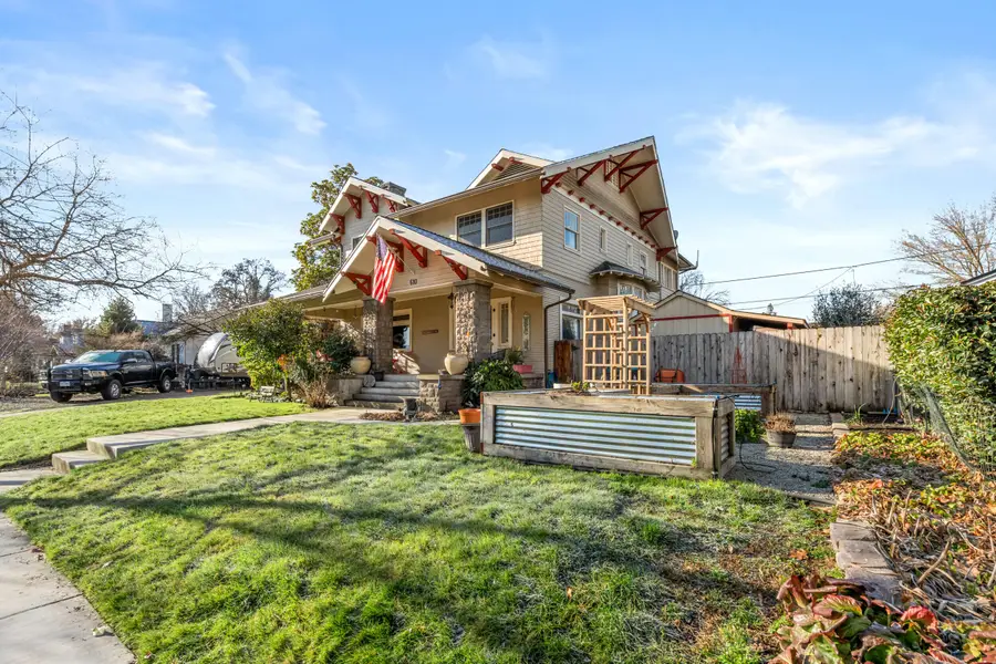 610 S Holly Street, Medford, OR 97501 - #3