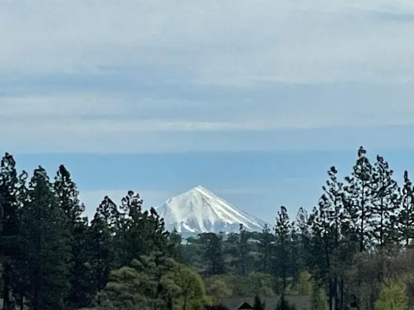 135 Hidden Valley Drive, Eagle Point, OR 97524