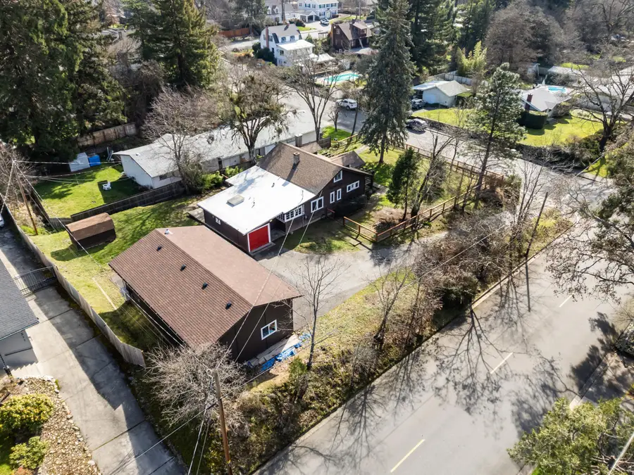 420 NW Savage Street, Grants Pass, OR 97526 - #3