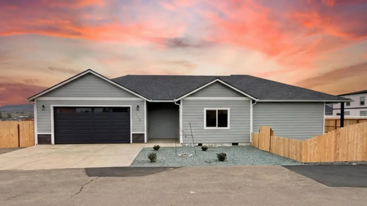 465 Arnos Street, Talent, OR 97540 - #1