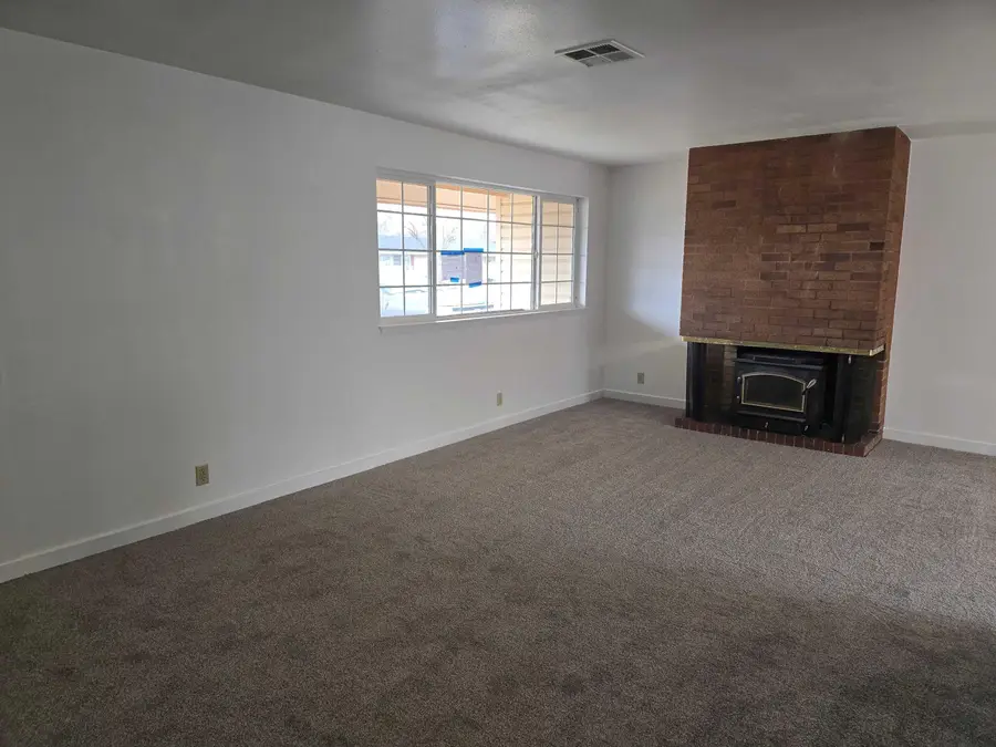10631 Kincheloe Avenue, Klamath Falls, OR 97603 - #2