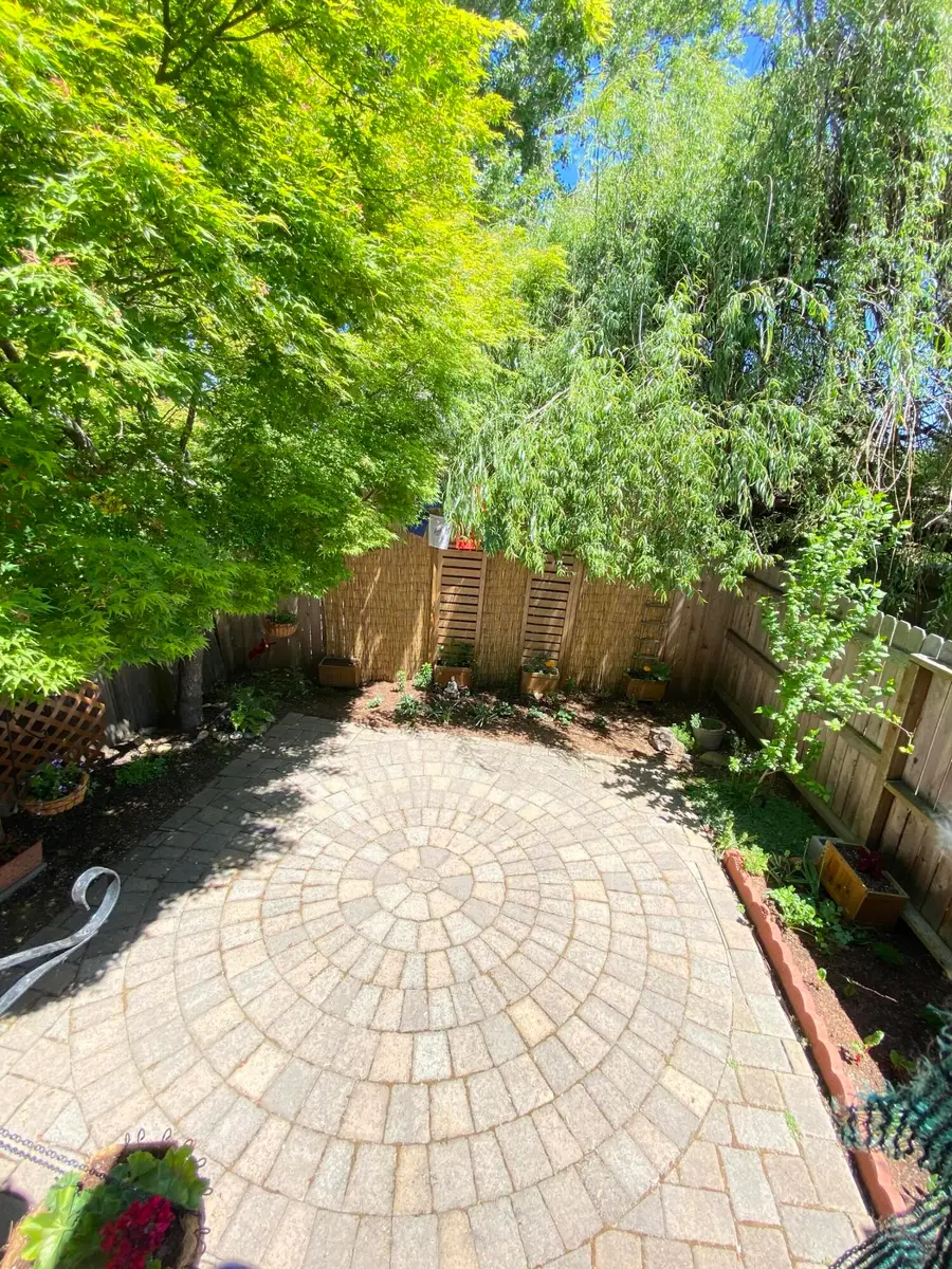 381 Glenn Street, Ashland, OR 97520 - #3