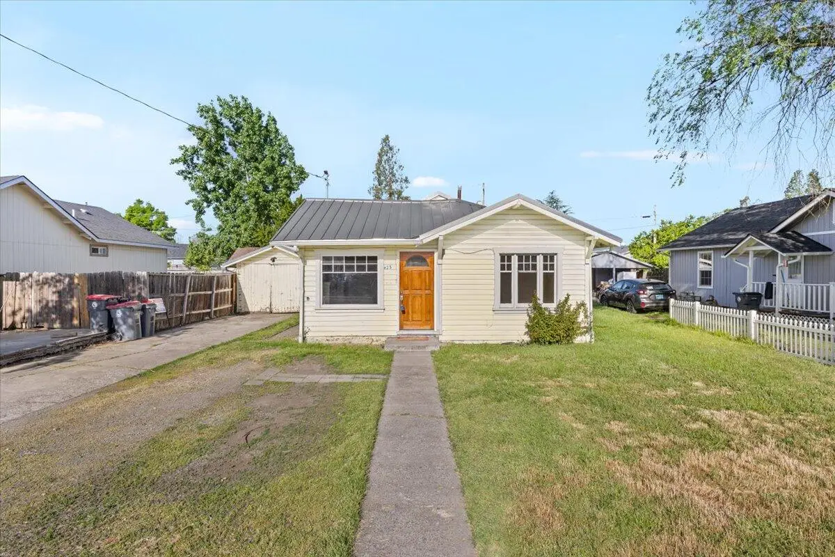 425 N Columbus Avenue, Medford, OR 97501 - #1