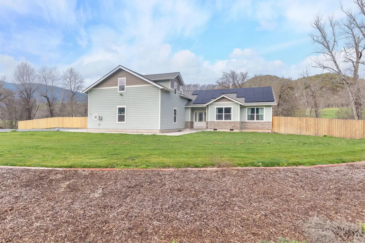 707 Wards Creek Road, Rogue River, OR 97537 - #1