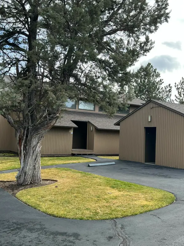 2310 Snowgoose Drive #RV 7A, Redmond, OR 97756