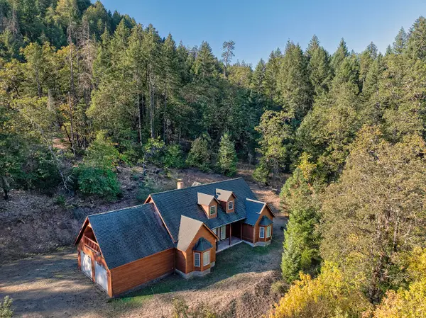 1193 Greenview Drive, Cave Junction, OR 97523