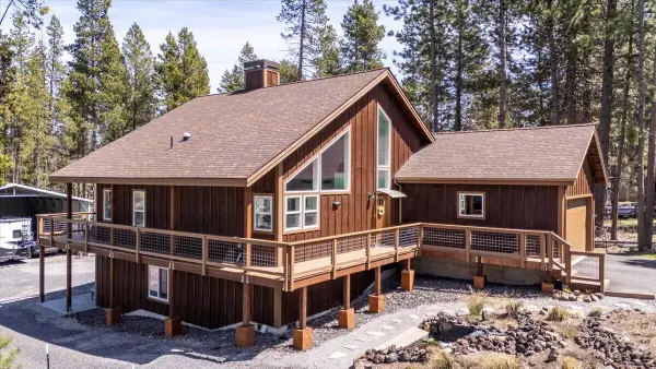 17168 Island Loop Way, Bend, OR 97707