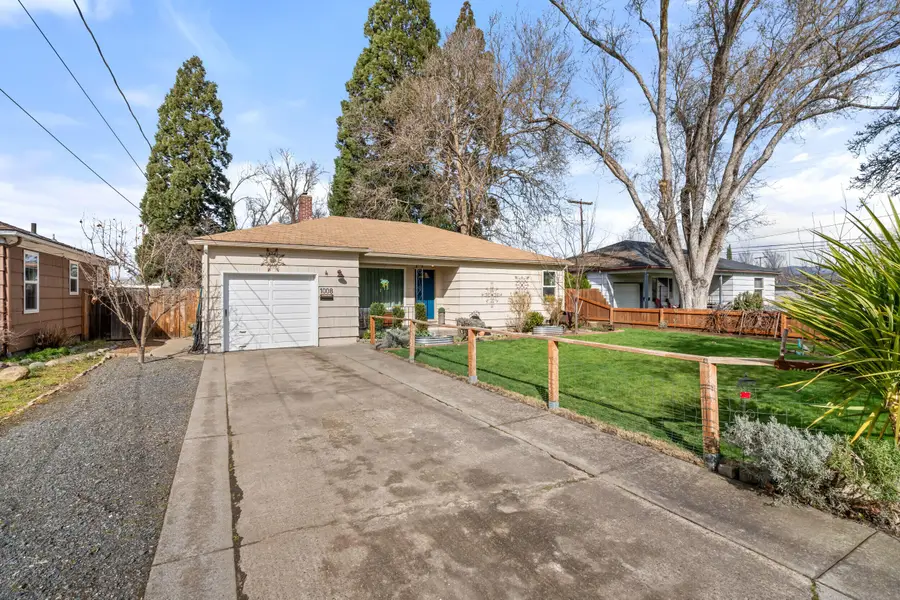 1008 Mount Pitt Avenue, Medford, OR 97501 - #2