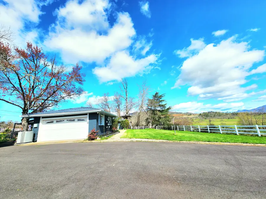 120 Hammel Road, Eagle Point, OR 97524 - #3
