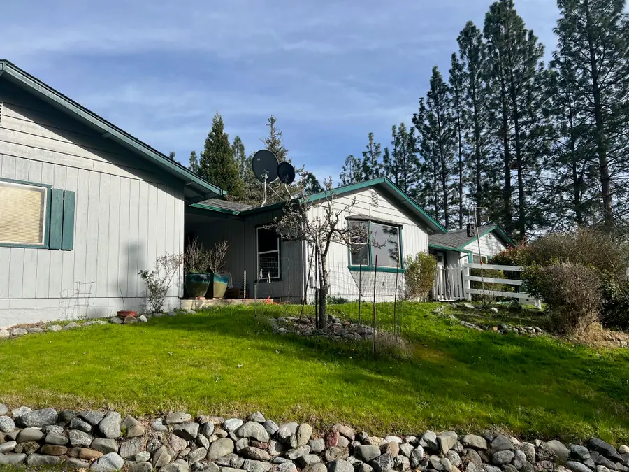 1284 Jaynes Drive, Grants Pass, OR 97527 - #2