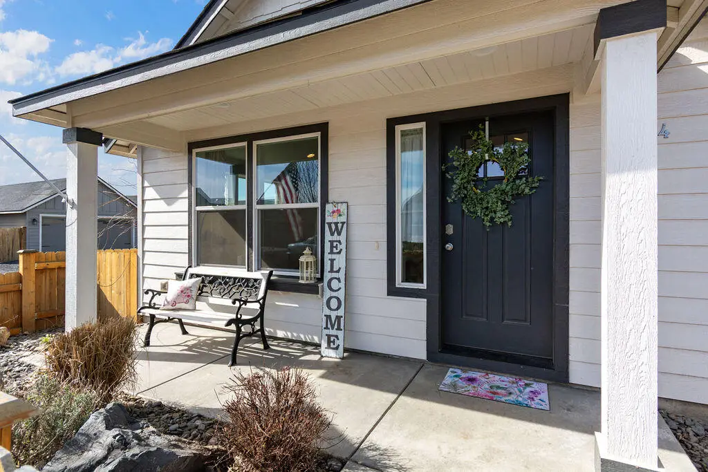 3234 NW 9th Lane, Redmond, OR 97756 - #1