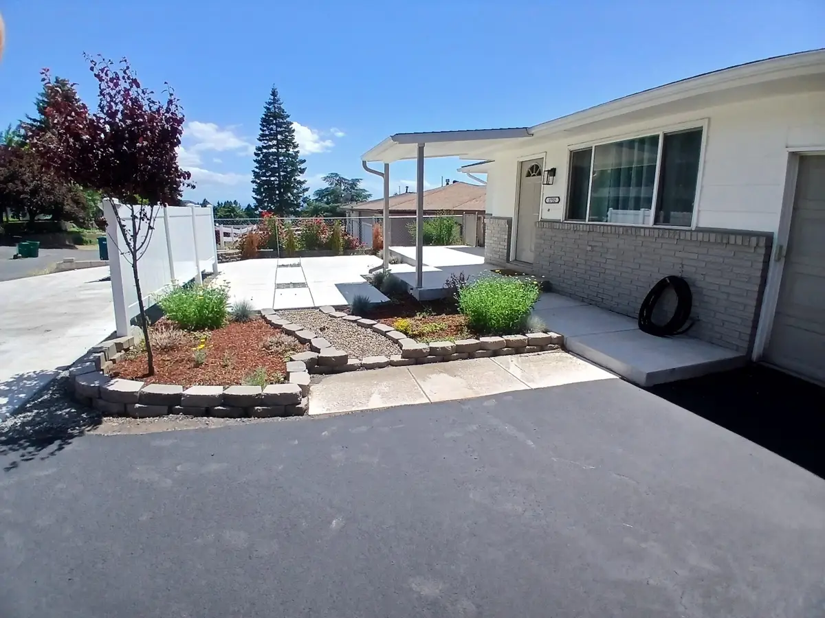 1752 & 1754 Kimberly Drive, Klamath Falls, OR 97603 - #1