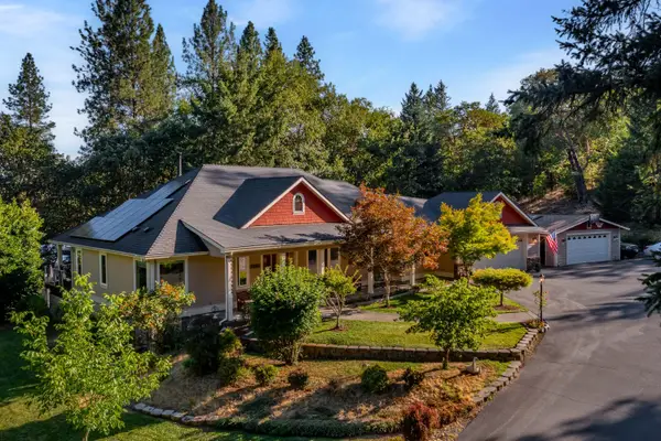 1260 Pinecrest Drive, Grants Pass, OR 97526