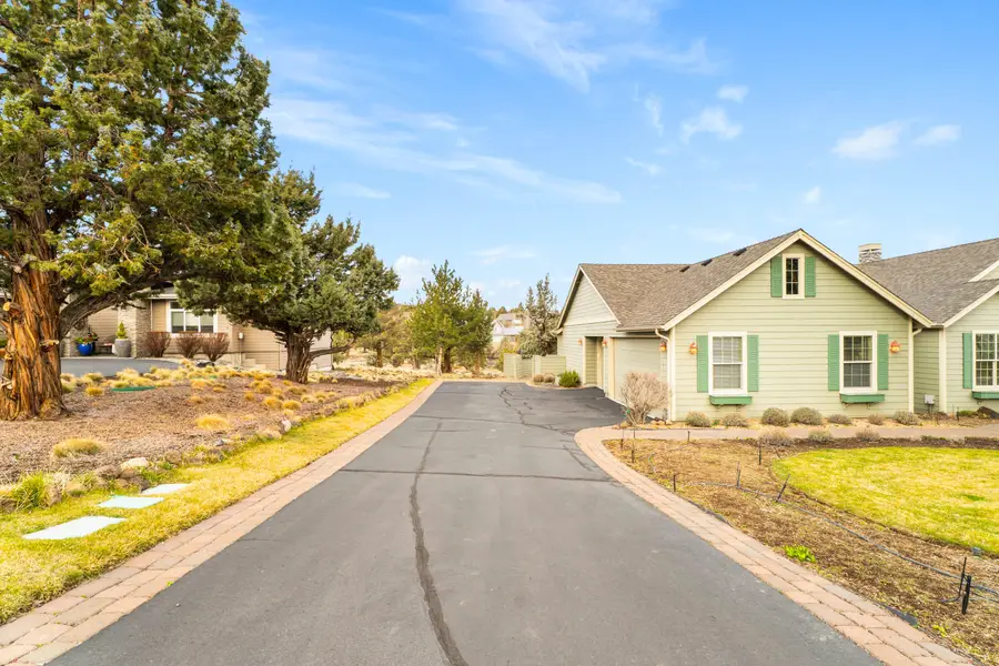 447 Highland Meadow Loop, Redmond, OR 97756 - #3