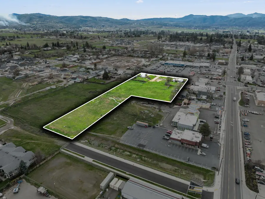 59 Lozier Lane, Medford, OR 97501 - #3