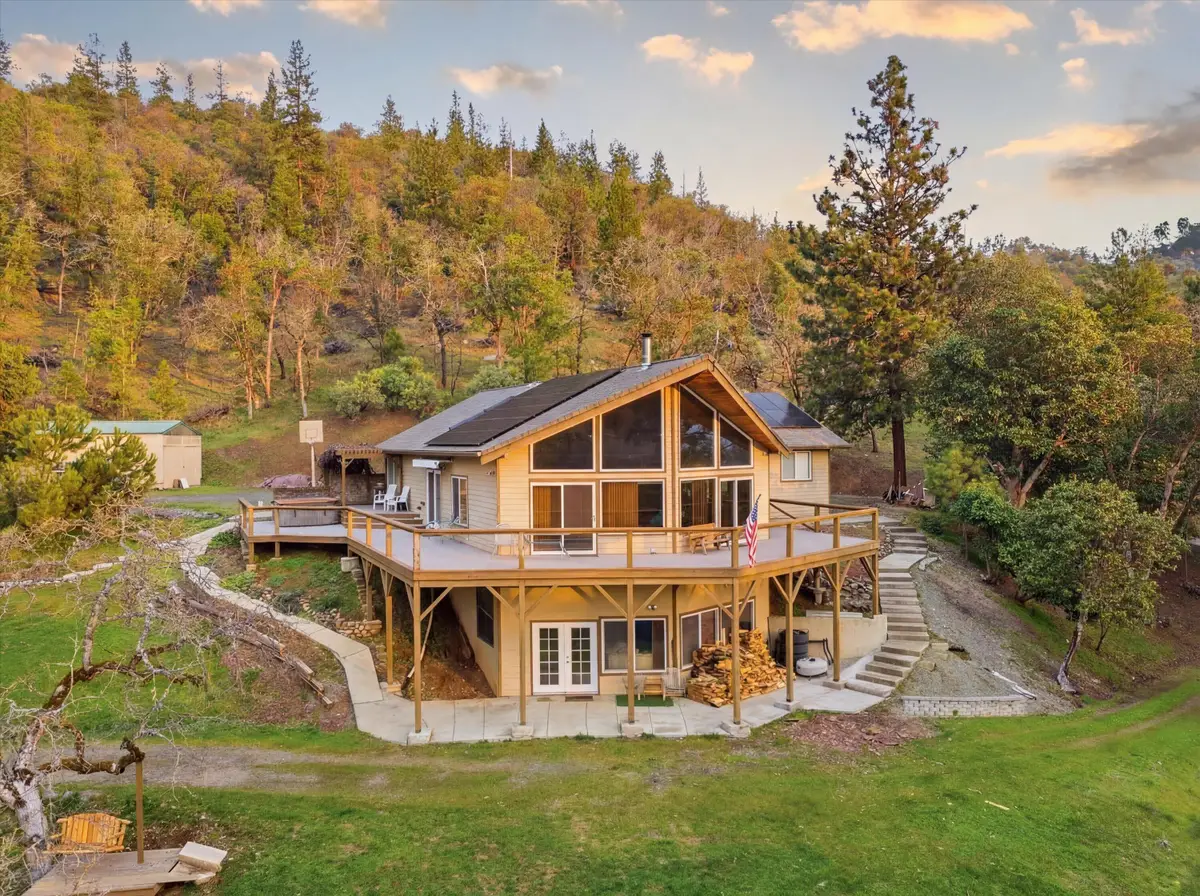 4730 W Griffin Creek Road, Medford, OR 97501 - #1