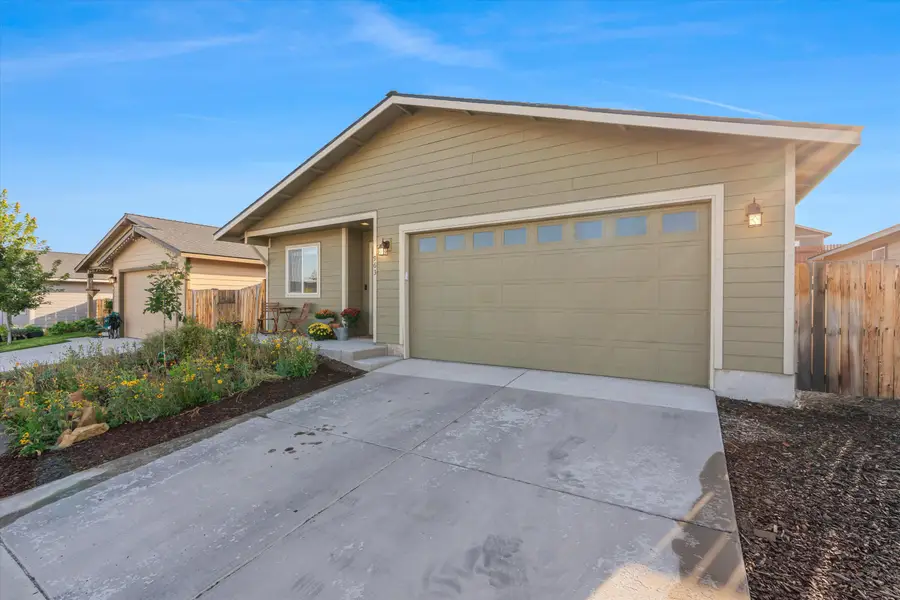 963 SE Maliah Avenue, Madras, OR 97741 - #2