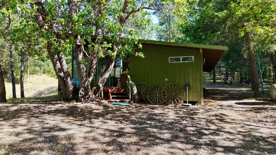 13007 Perry Road, Central Point, OR 97502 - #2